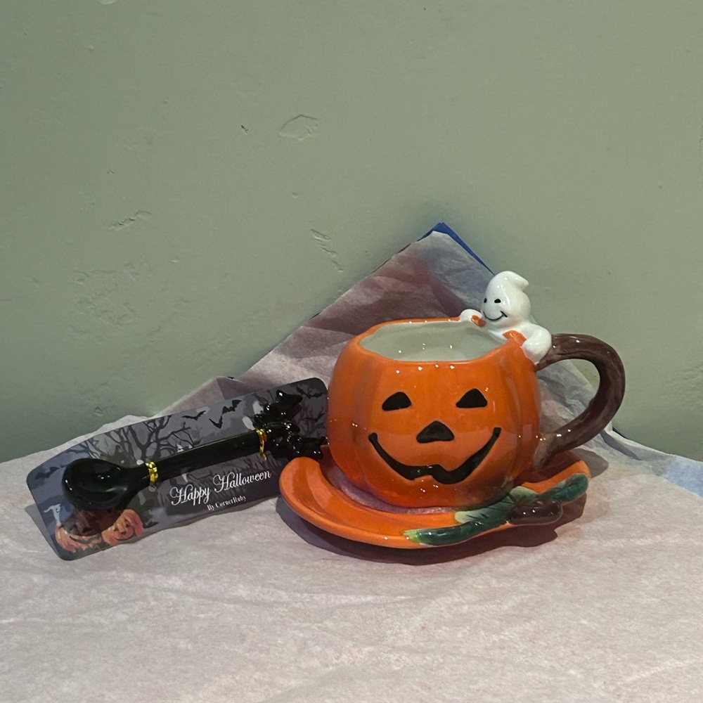 HAPPY HALLOWEEN By Corner Ruby 3 Piece Ceramic Pumpkin Mug, Saucer & Spoon Set. - Picture 8 of 12